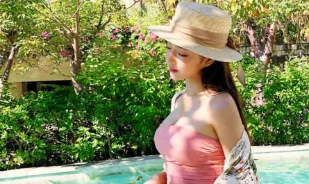 anh-gai-xinh-kang-eun-wook-maroon-onepiece-swimsuit-han-quoc