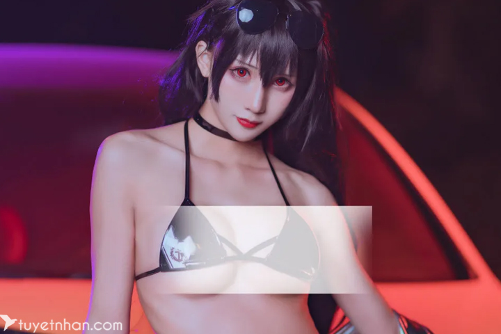 sexy-chinese-girl-cosplay-car