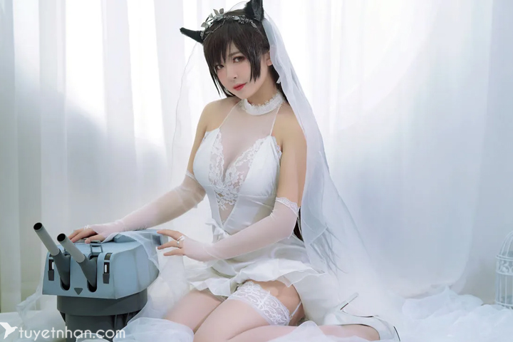 chinese-sexy-girl-cosplay-半半子 – 爱宕花嫁