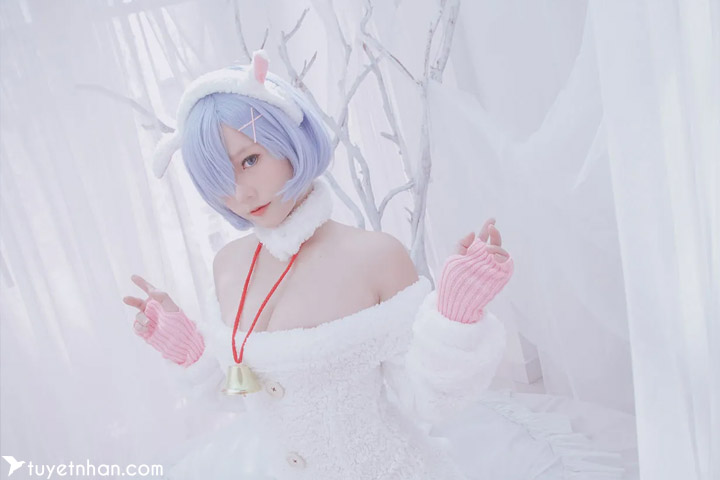 chinese-girl-cosplayer-messie-huang-rem