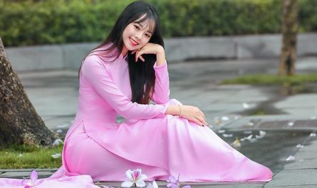 anh-dep-ao-dai-mau-hong-con-gai-viet-nam-xinh-2