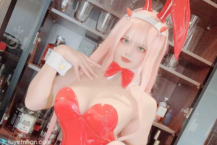 Uri – Bunny girl Zero Two Cosplay