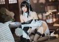 anh-gai-xinh-焖焖碳-碧蓝航线-鎮海-白黑礼服-sexy-cosplay